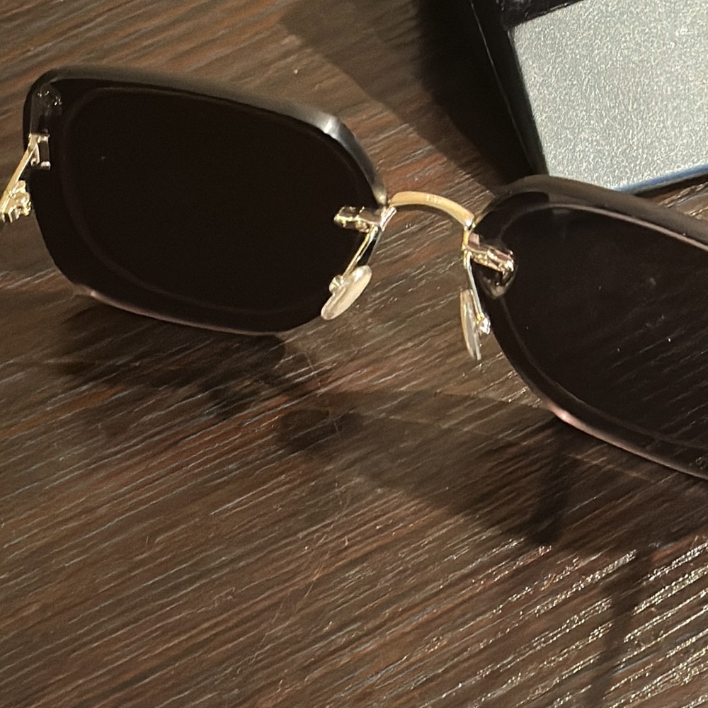 Dior sunglasses no scratches perfect condition - Picture 9 of 13